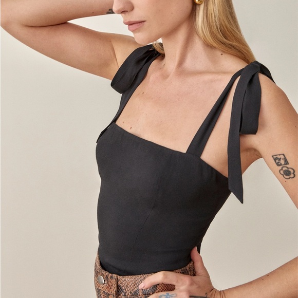 Reformation Tops - Reformation Ellora Tie Strap Top